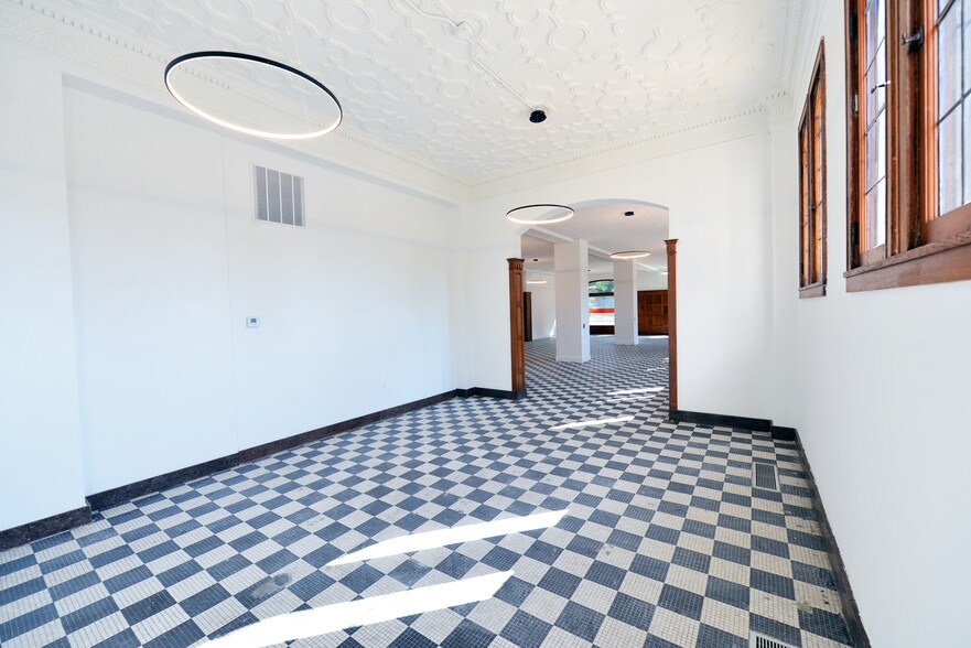 More Photos Of 415 DeBaliviere Ave, Saint Louis Apartments For Lease