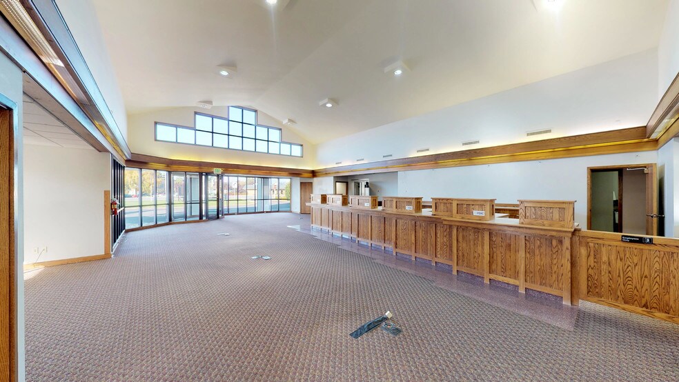 More Photos Of 9818 State Route 532, Stanwood Bank For Lease