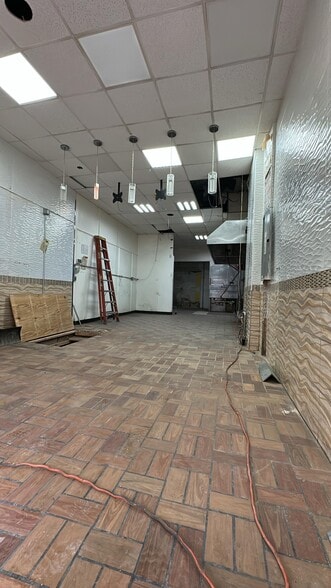 More Photos Of 332 E Gun Hill Rd, Bronx Freestanding For Lease