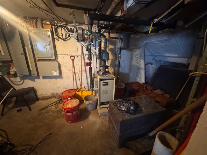 More Photos Of 1705 Columbus Ave, Bay City Restaurant For Sale