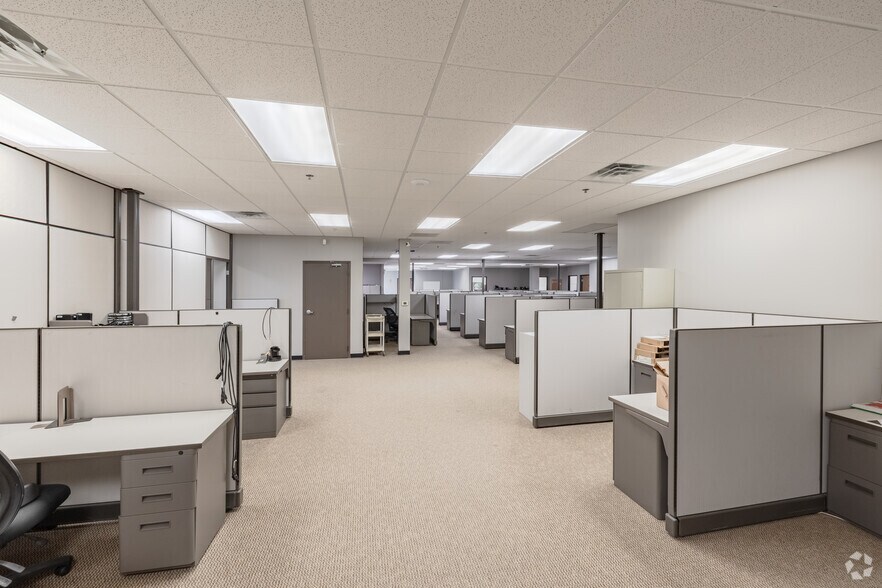 More Photos Of 25780-25790 Commerce Dr, Madison Heights Office For Sale