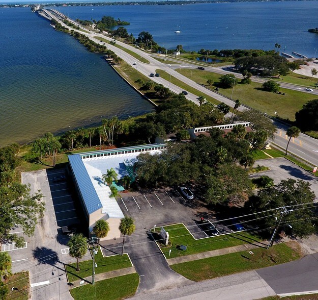 More Photos Of 1819 Riverview Dr, Melbourne Medical For Lease