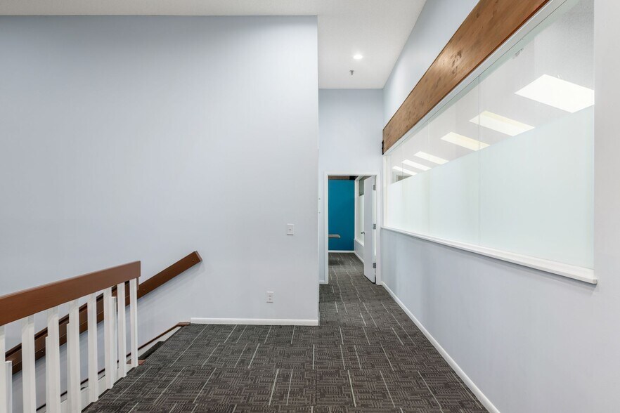 More Photos Of 7815 Telegraph Rd, Bloomington Office For Sale