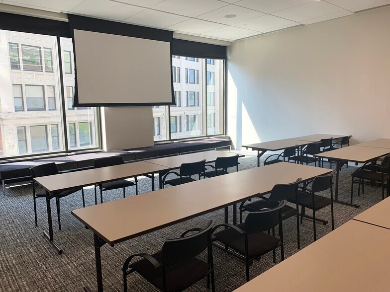 More Photos Of 200 Public Sq, Cleveland Office For Sale