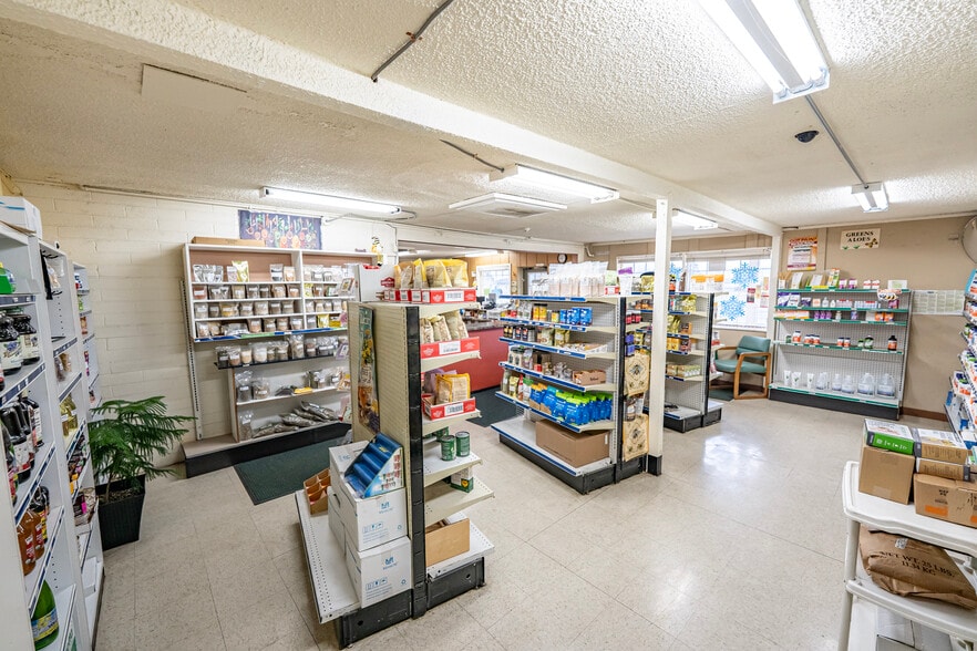 More Photos Of 2565 E Northern Ave, Kingman General Retail For Sale