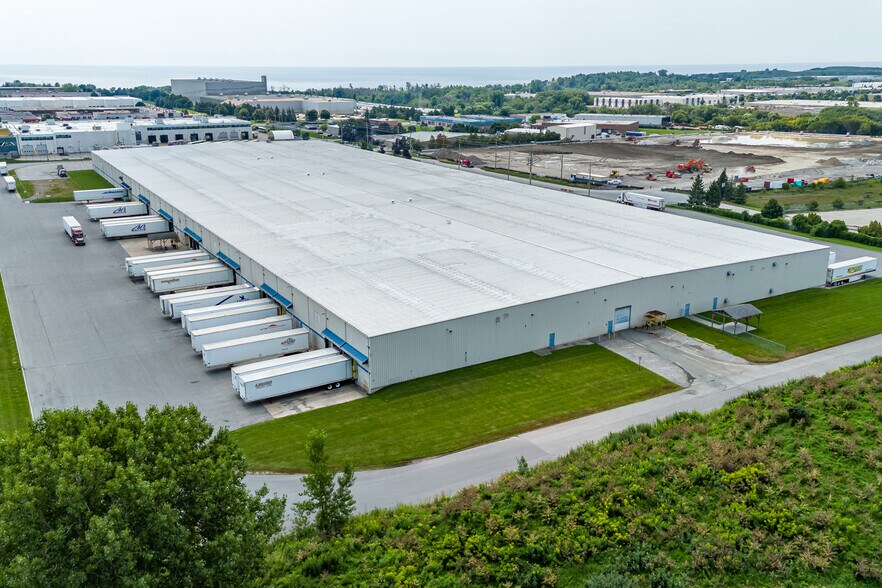 More Photos Of 999 Boundary Rd, Oshawa Warehouse For Lease