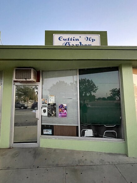 More Photos Of 38463 9th St E, Palmdale Storefront For Sale