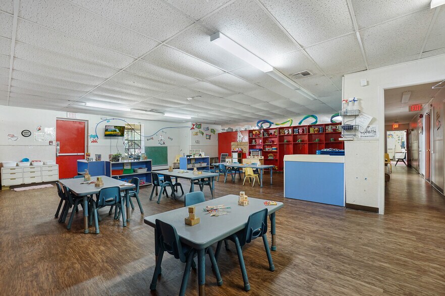 More Photos Of 4460 SW Lee Blvd, Lawton Daycare Center For Lease