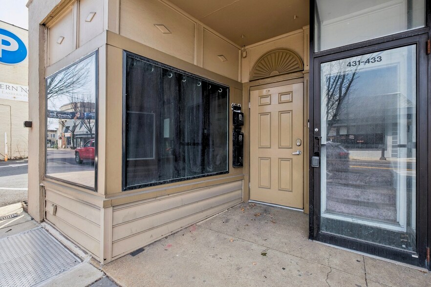 More Photos Of 431-433 Old York Rd, Jenkintown Office For Sale