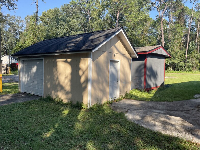 More Photos Of 1901 Leonid Rd, Jacksonville Schools For Sale