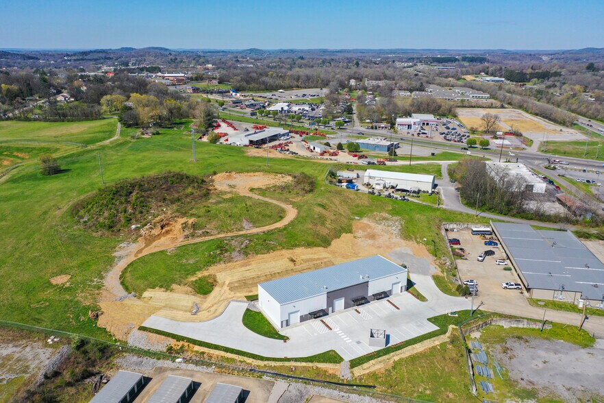 More Photos Of 208 Bear Commerce Dr, Columbia Distribution For Lease