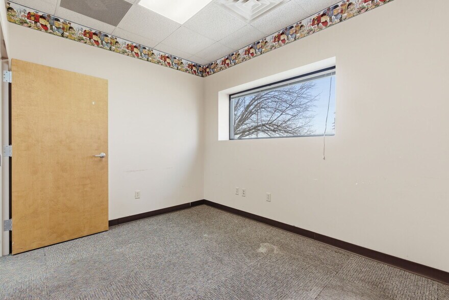 More Photos Of 1612 N Osteopathy, Kirksville Office For Sale