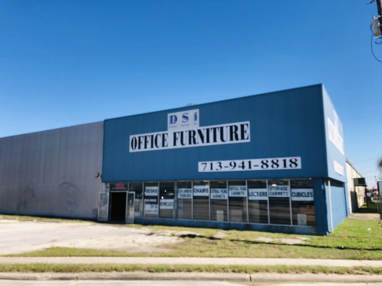 More Photos Of 8703 Gulf Fwy, Houston Freestanding For Sale
