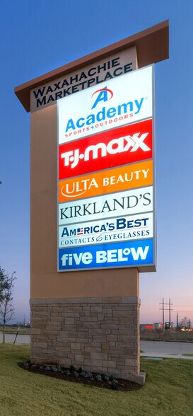 More Photos Of 1630 N US-77 Hwy, Waxahachie Unknown For Sale