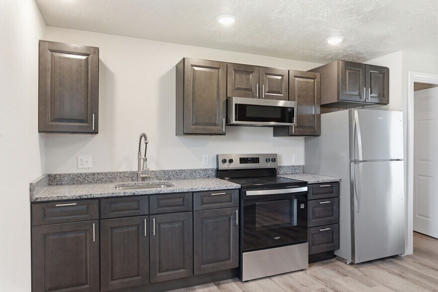 More Photos Of 301 Mount Vernon Blvd, Mount Vernon Apartments For Sale