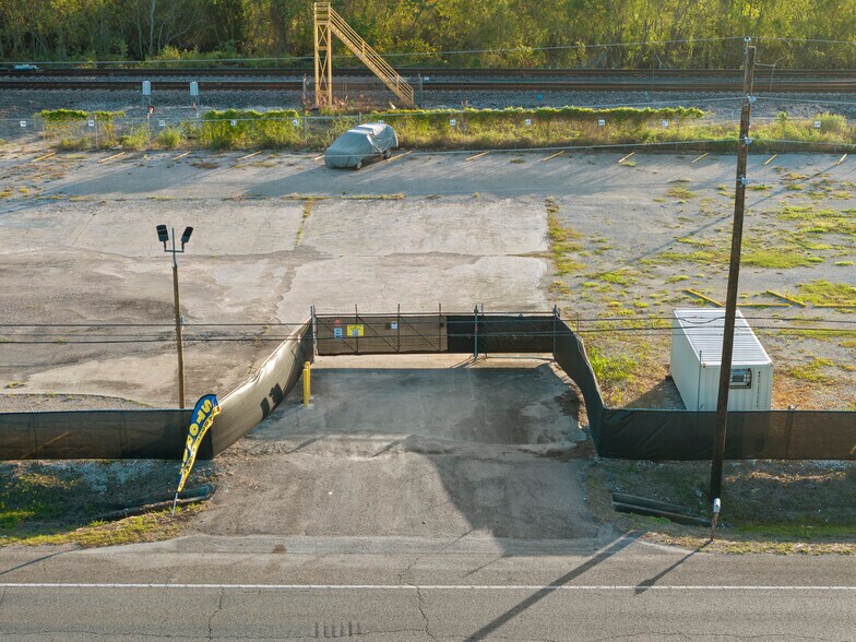 More Photos Of 18501 Highway 6, Alvin Land For Lease
