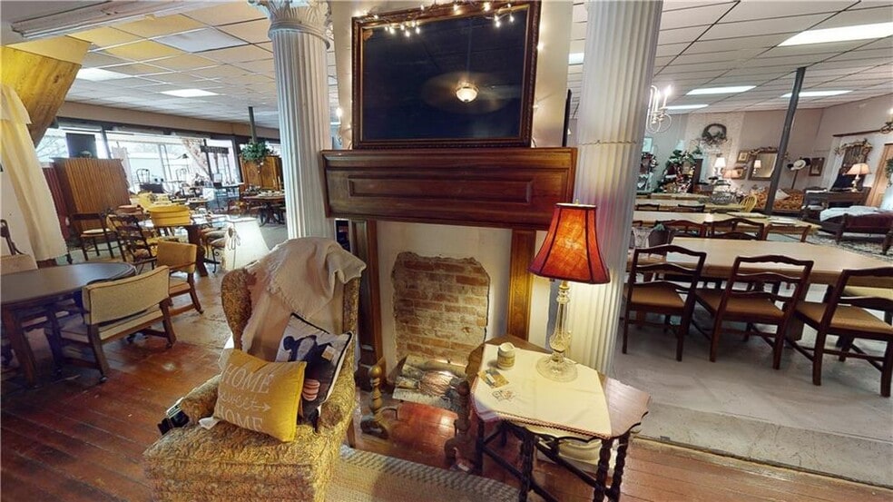 More Photos Of 116 N Illinois St, Chrisman Storefront Retail Residential For Sale