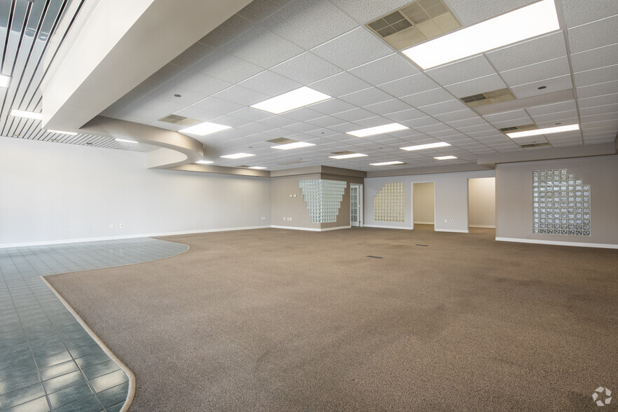 More Photos Of 1671-1691 Center Point Pky, Birmingham Unknown For Lease