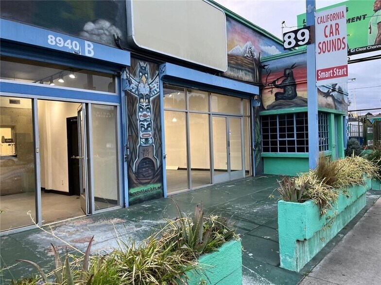 More Photos Of 8940 National Blvd, Los Angeles General Retail For Sale