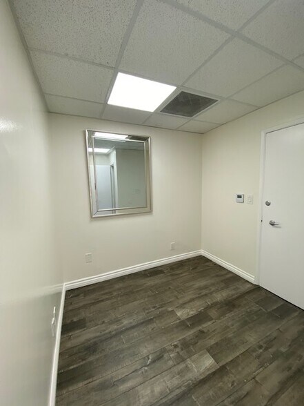 More Photos Of 292 S La Cienega Blvd, Beverly Hills Office For Lease