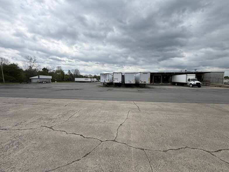 More Photos Of 18 Stone Castle Rd, Rock Tavern Truck Terminal For Sale