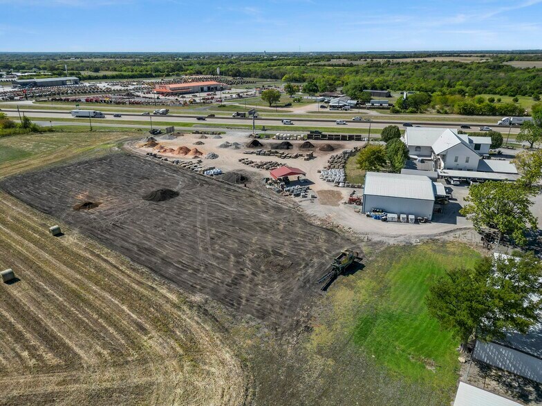More Photos Of 15048 US Highway 75, Van Alstyne Specialty For Lease