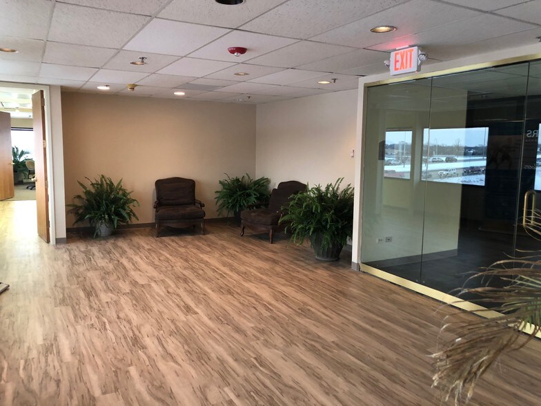 More Photos Of 1300 Greenbrook Blvd, Hanover Park Office For Sale