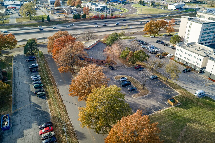 More Photos Of 8880 Ballentine St, Overland Park Office For Sale