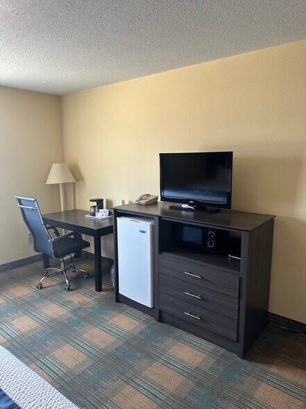 More Photos Of 64968 Boston Rd, Atlantic Hotel For Sale