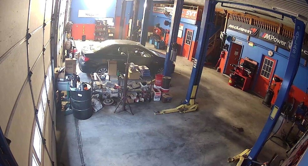 More Photos Of 2425 Herr St, Harrisburg Auto Repair For Sale