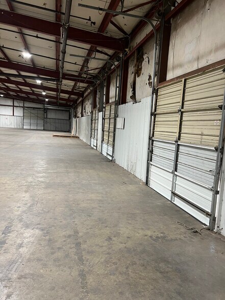 More Photos Of 6200 Melrose Ln, Oklahoma City Warehouse For Lease