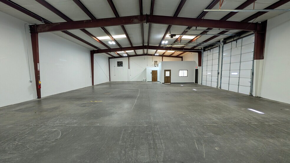 More Photos Of 3580 Buford Hwy, Duluth Light Distribution For Lease