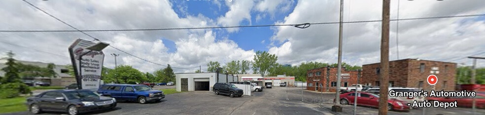 More Photos Of 325 1st St, Toledo Office For Sale