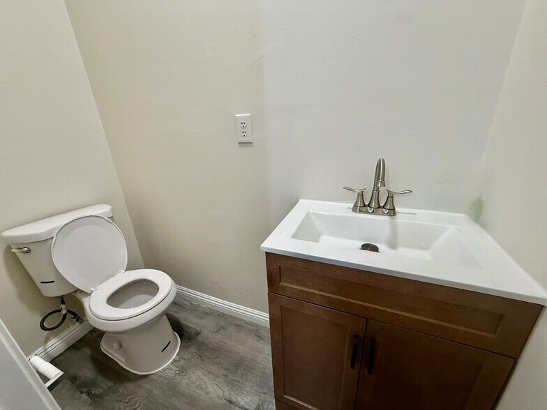 More Photos Of 1630 Potrero Grande Dr, Rosemead Freestanding For Sale