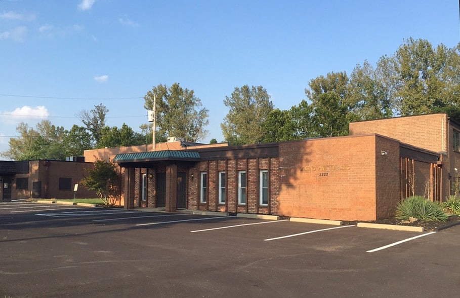 More Photos Of 2222 Mason Ln, Ballwin Showroom For Lease