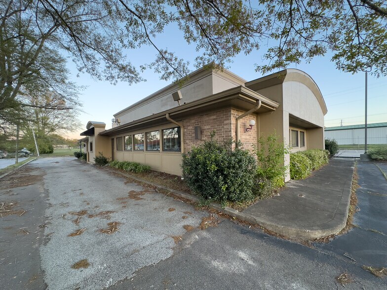 More Photos Of 1329 Main St, Chipley Restaurant For Lease