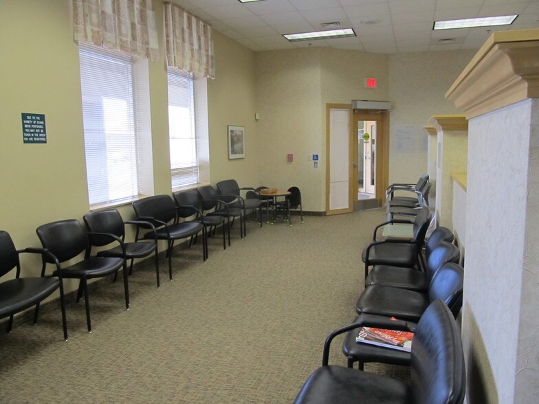 More Photos Of 515 E Division Rd, Rockford Freestanding For Lease