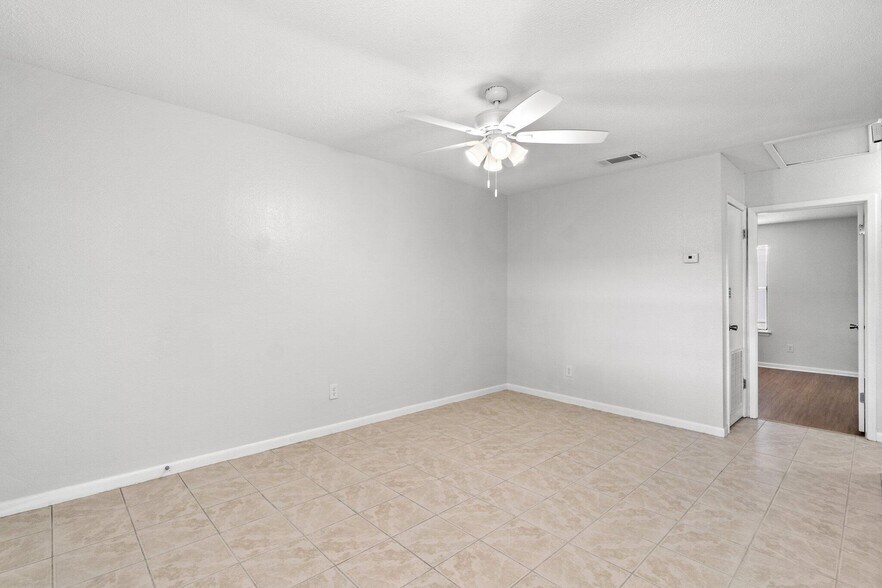 More Photos Of 248 Four Mile Rd, Freeport Apartments For Sale