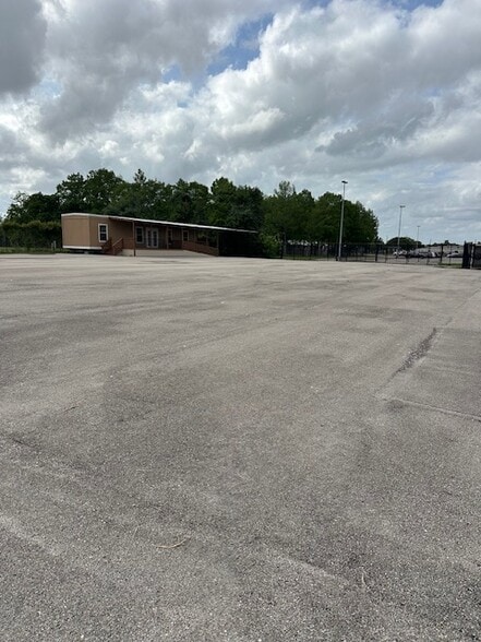 More Photos Of 11800 Gessner Road, Houston Land For Sale