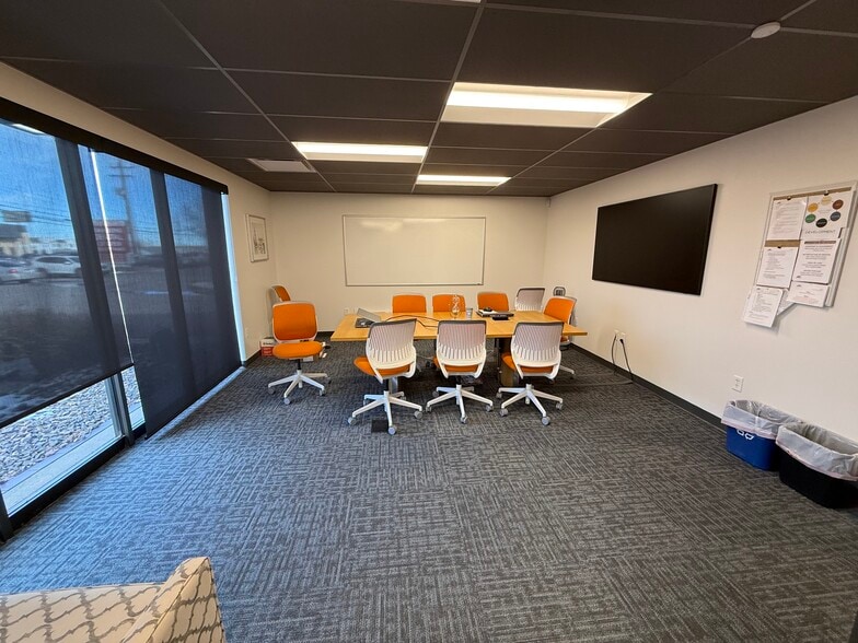More Photos Of 5700 E Evans Ave, Denver Showroom For Lease
