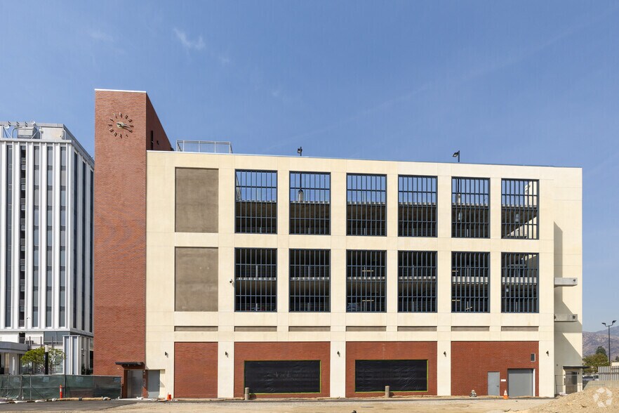 More Photos Of 3468-3484 E Foothill Blvd, Pasadena Parking Garage For Lease