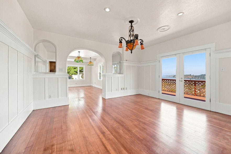 More Photos Of 1135 5th Ave, Crockett Apartments For Sale