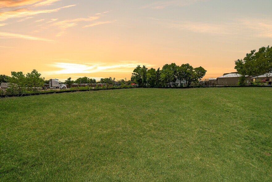 More Photos Of 16409 Summit Dr, Austin Land For Sale