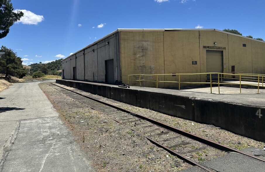 More Photos Of 2855 Franklin Canyon Rd, Rodeo Warehouse For Lease