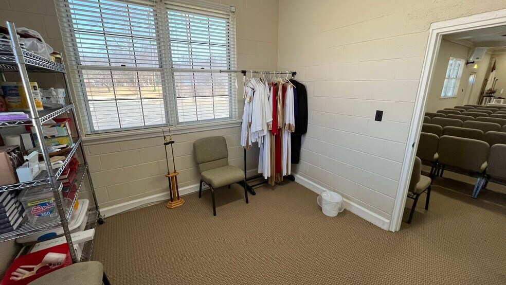 More Photos Of 3898 Kernersville Rd, Winston-Salem Specialty For Sale