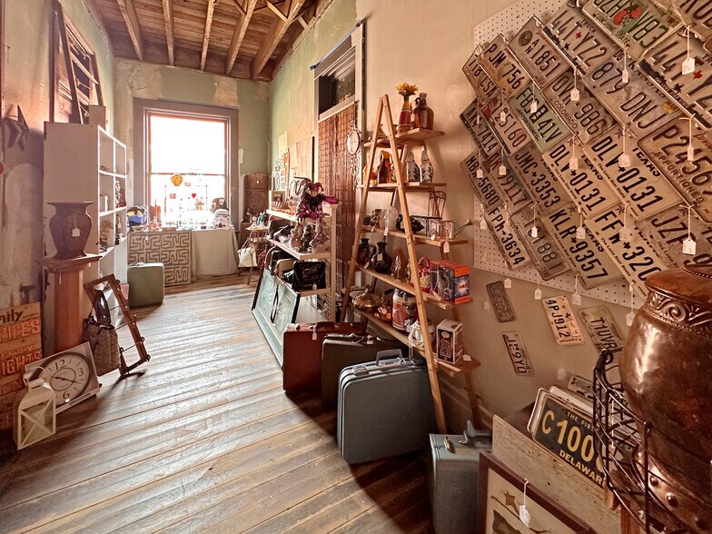 More Photos Of 200 S 3rd St, Leesville Hospitality For Sale