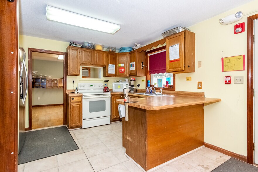 More Photos Of 105 Durham Rd, Dover Daycare Center For Sale