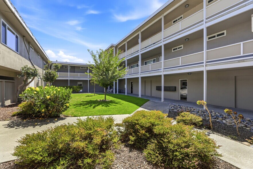 More Photos Of 527 Walker Dr, Mountain View Apartments For Sale
