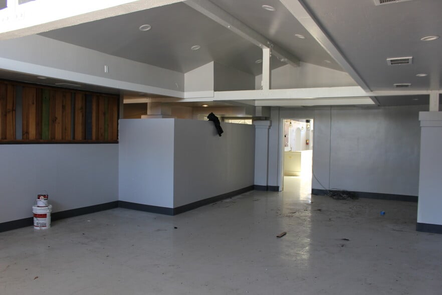 More Photos Of 150-154 W Grand ave, Escondido Storefront For Lease