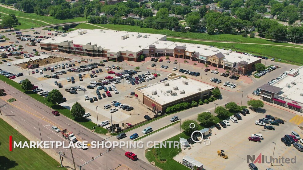 Primary Photo Of 2945 Hamilton Blvd, Sioux City Restaurant For Lease